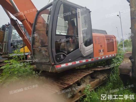 日立ZX240履带式挖掘机