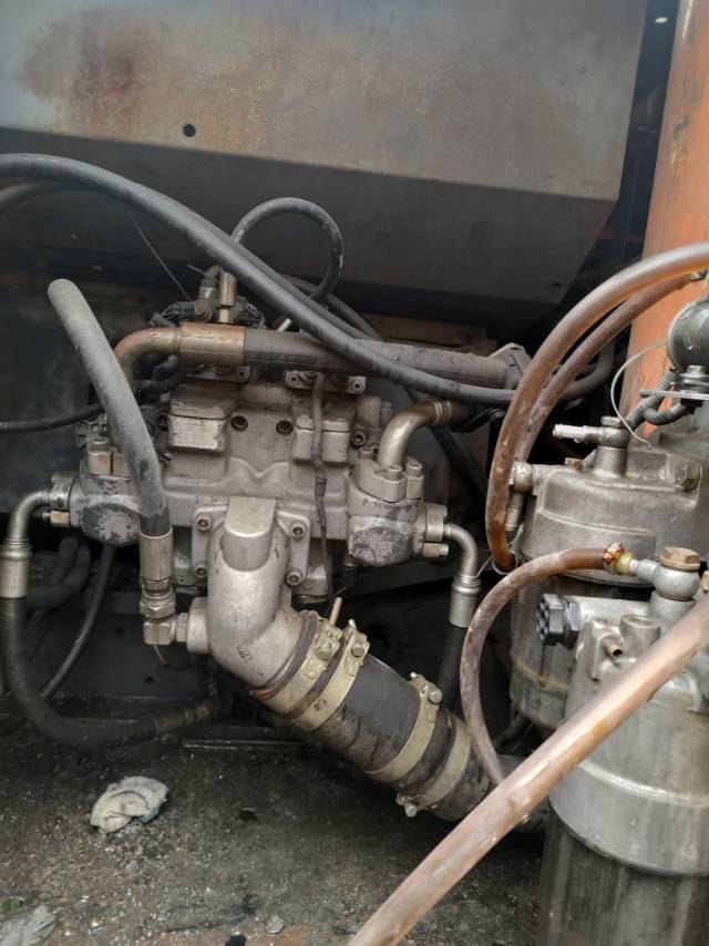 日立ZX240履带式挖掘机