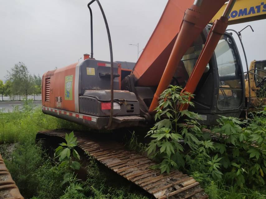 日立ZX240履带式挖掘机