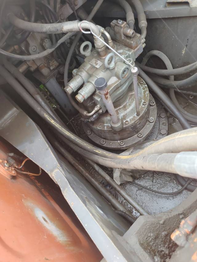 日立ZX240履带式挖掘机