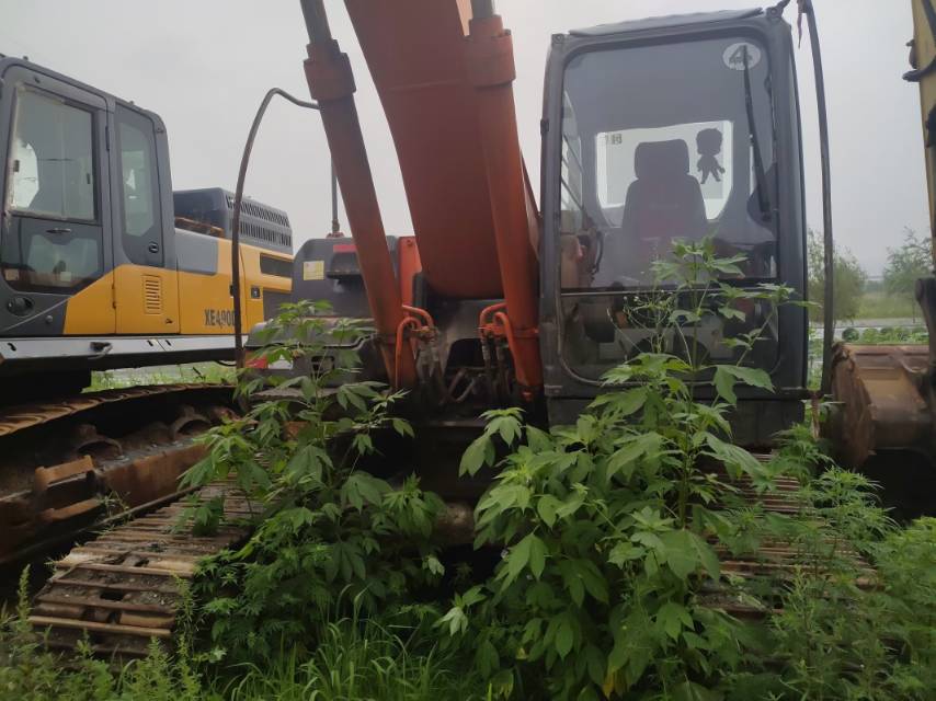 日立ZX240履带式挖掘机