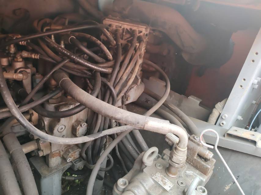 日立ZX240履带式挖掘机