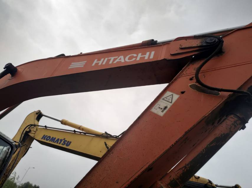 日立ZX240履带式挖掘机