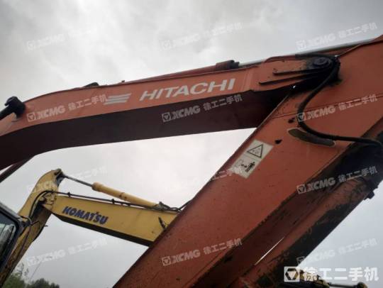 日立ZX240履带式挖掘机