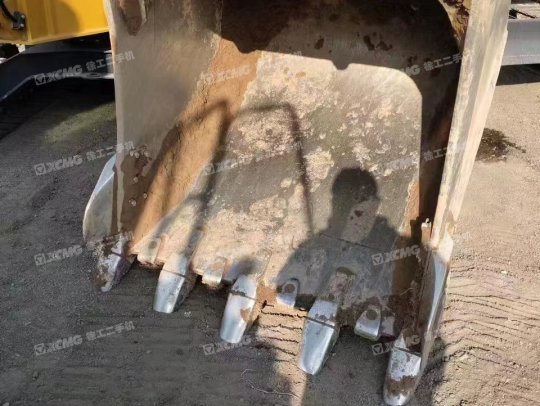 徐工XE245DK履帶式挖掘機