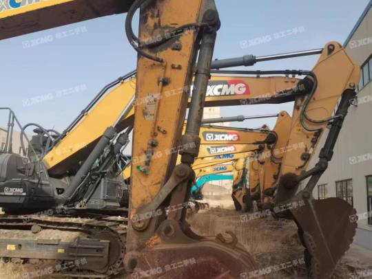 徐工XE150D履帶式挖掘機