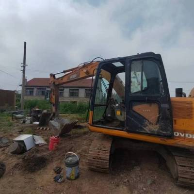 雷沃重工FR80-7履带式挖掘机