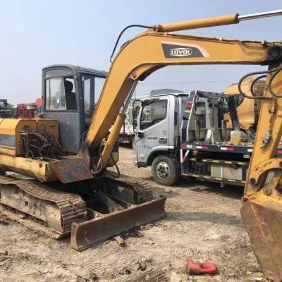 雷沃重工FR60履带式挖掘机