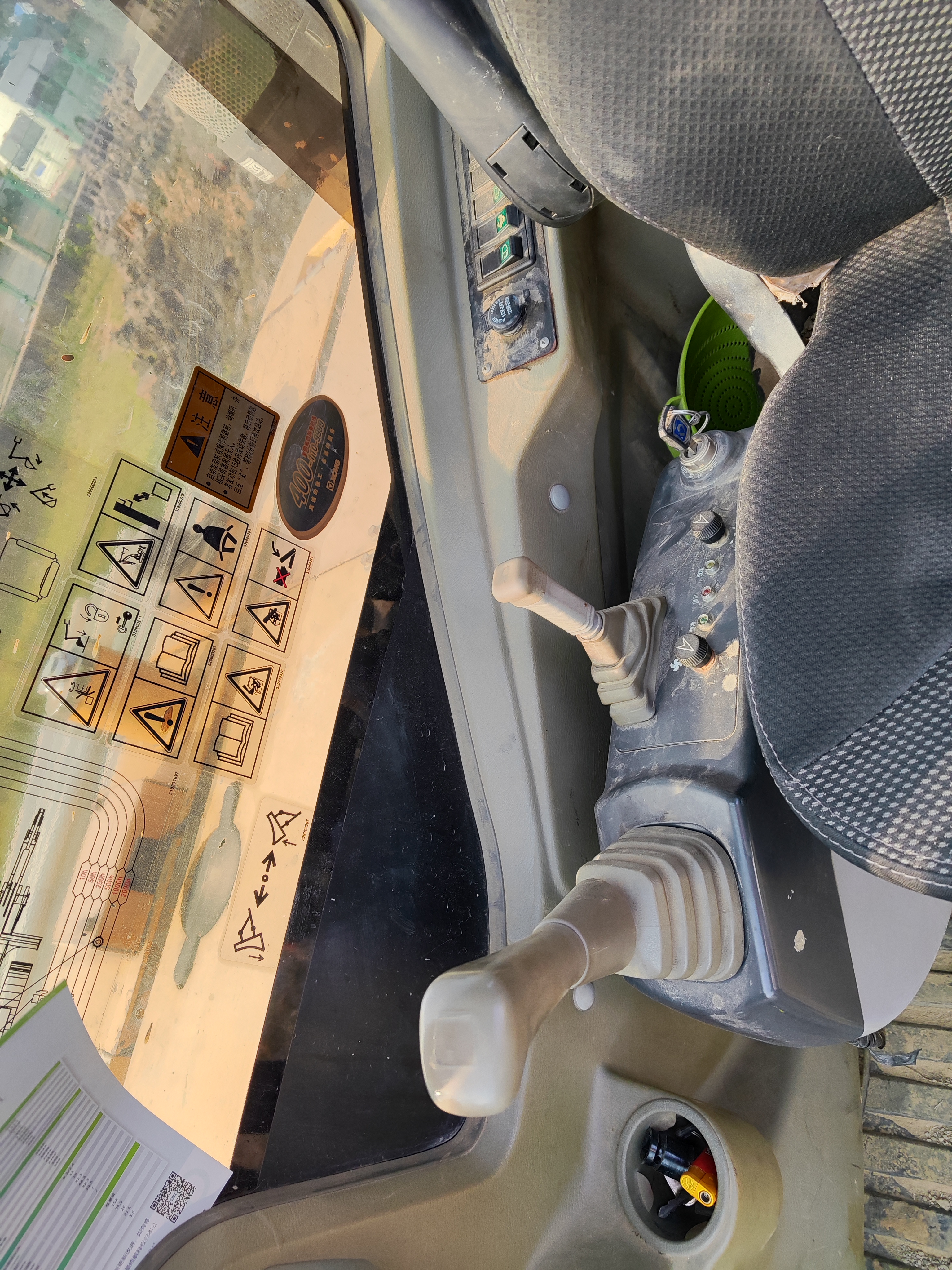 徐工XE60CA履带式挖掘机