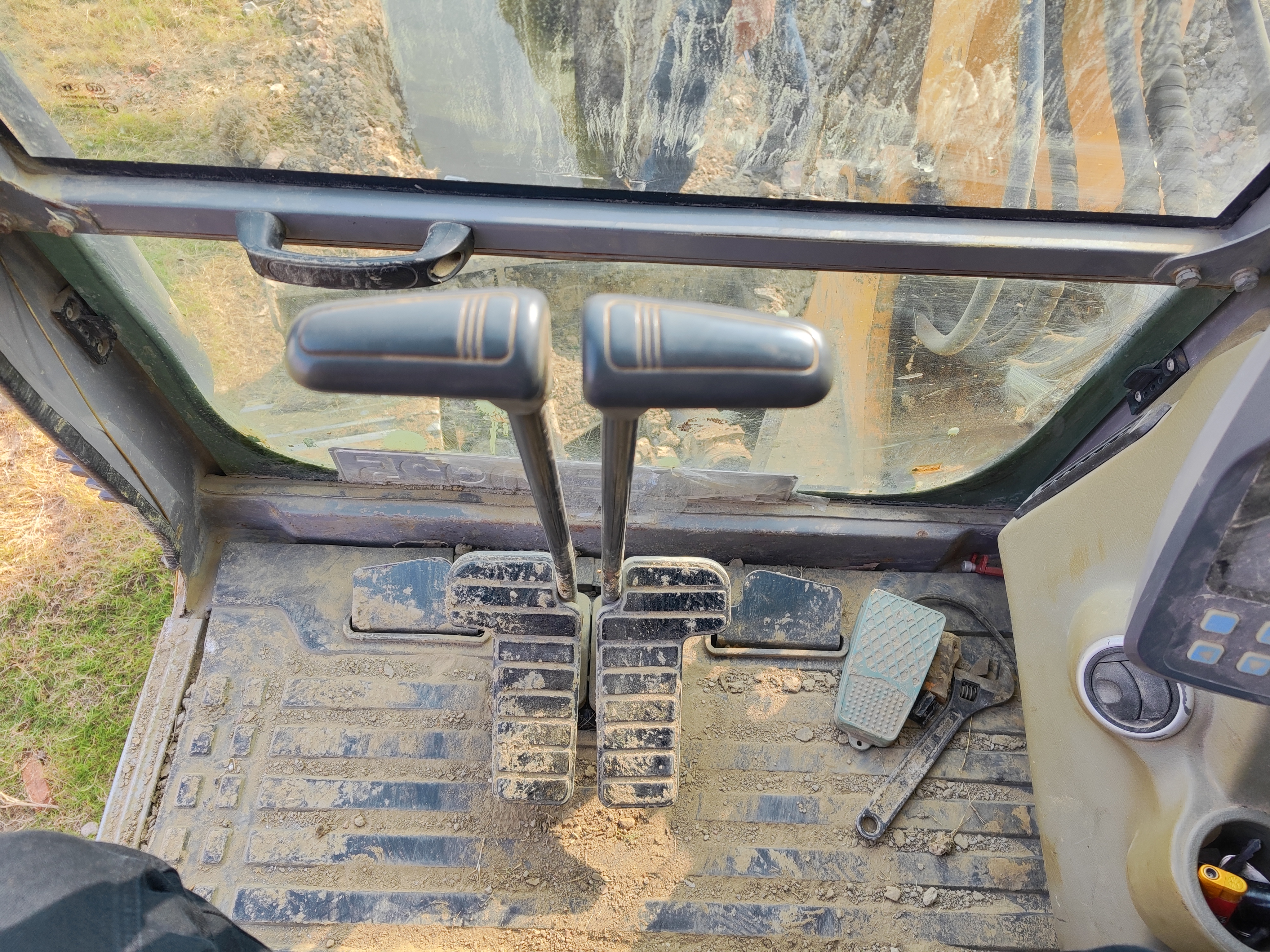 徐工XE60CA履带式挖掘机