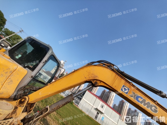徐工XE60CA履带式挖掘机