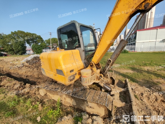 徐工XE60CA履带式挖掘机