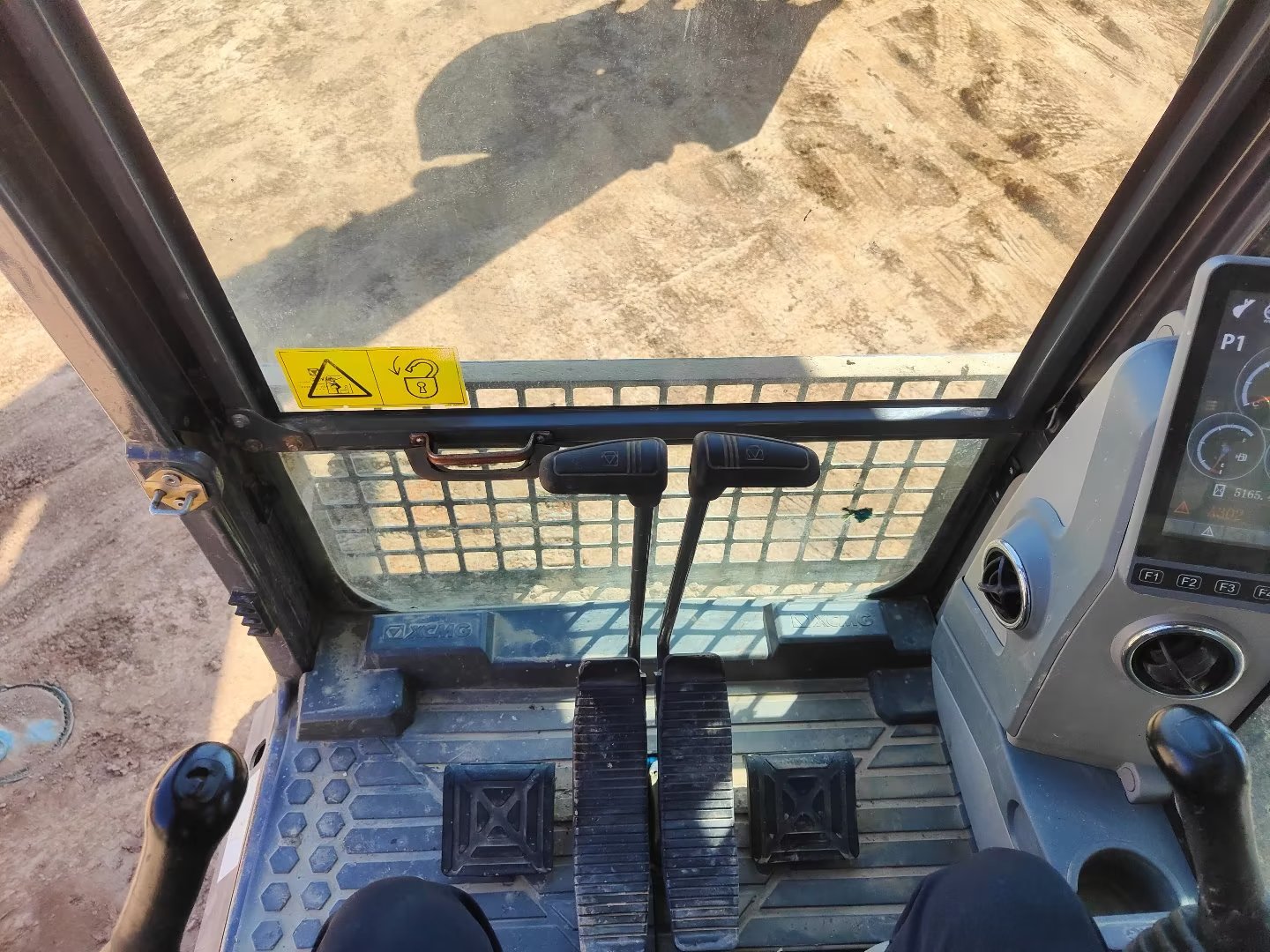 徐工XE380DK履带式挖掘机