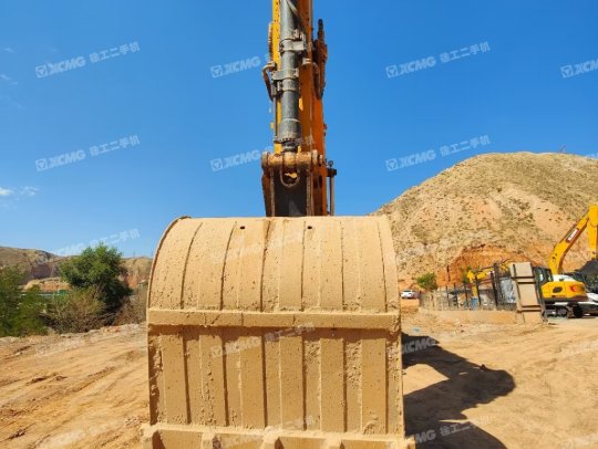 徐工XE380DK履带式挖掘机