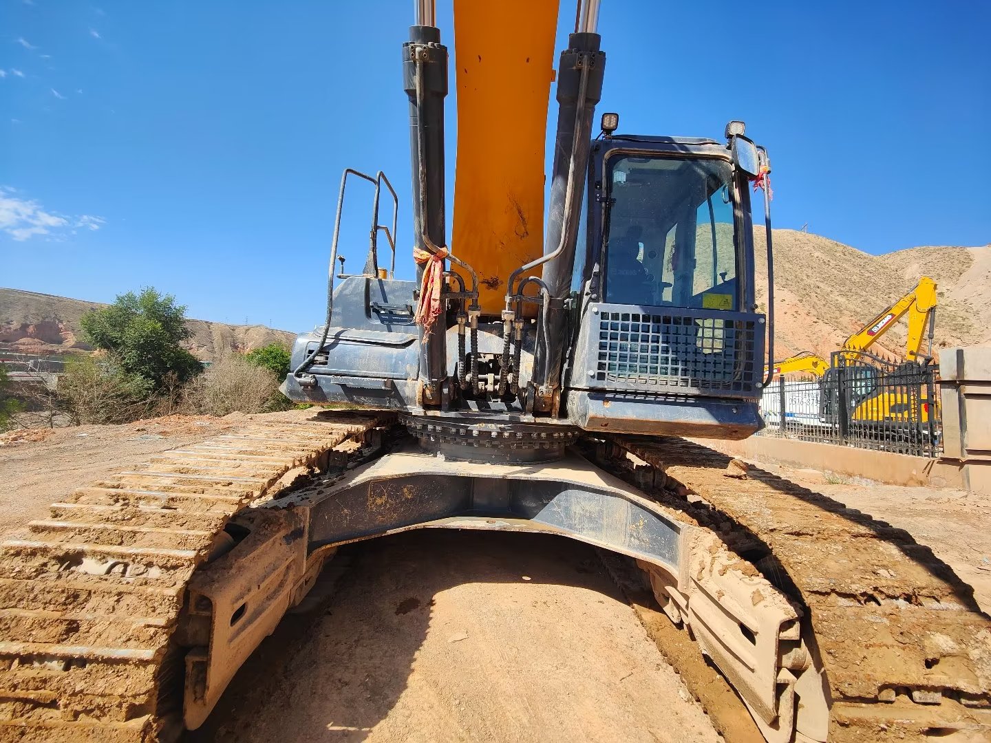 徐工XE380DK履带式挖掘机