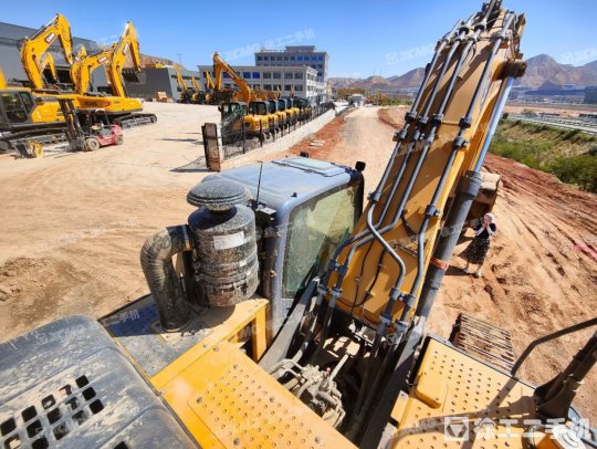 徐工XE380DK履带式挖掘机