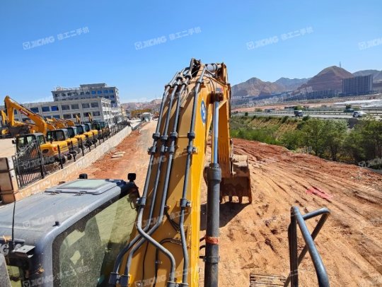 徐工XE380DK履带式挖掘机