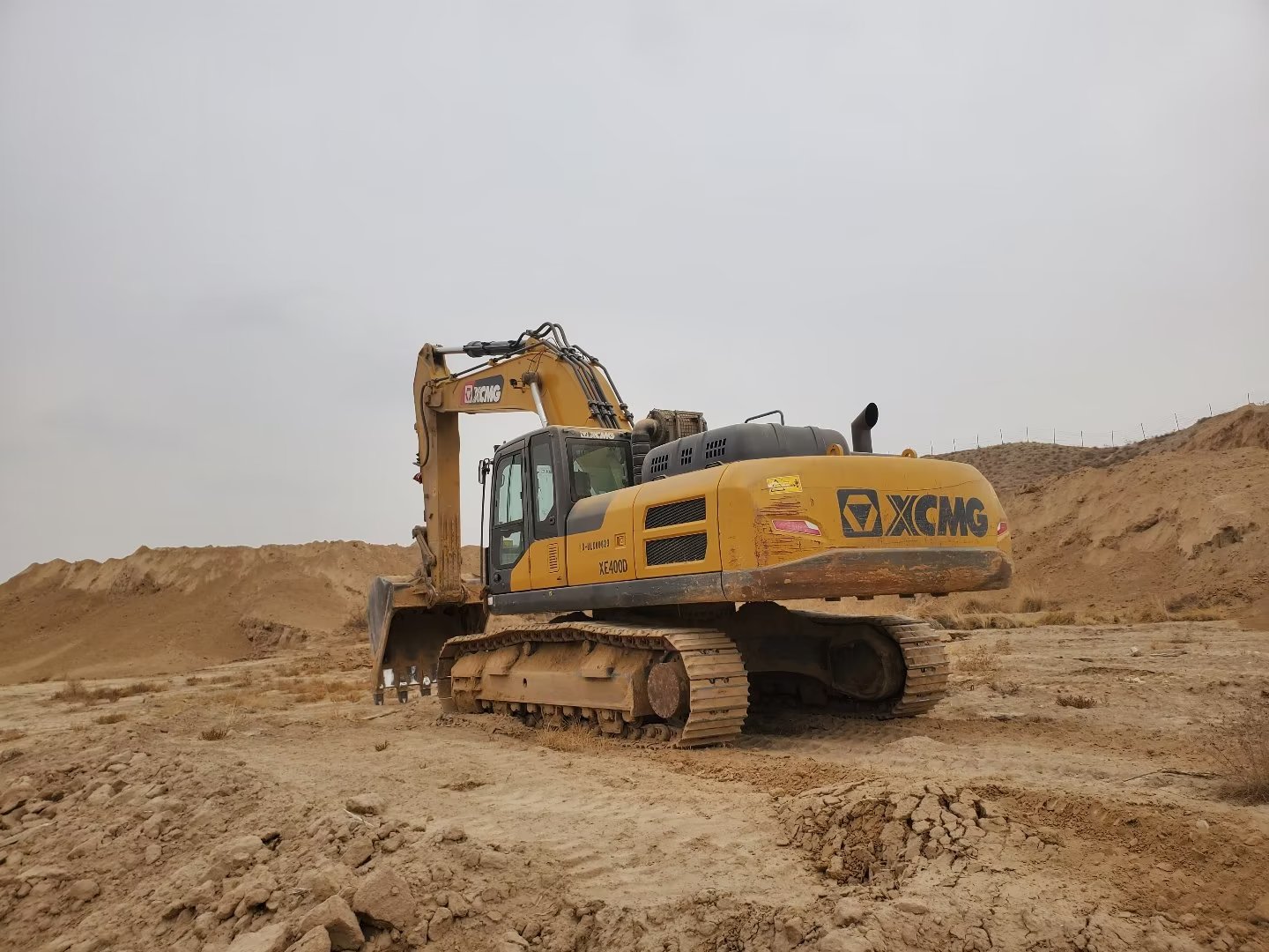 徐工XE370D履带式挖掘机