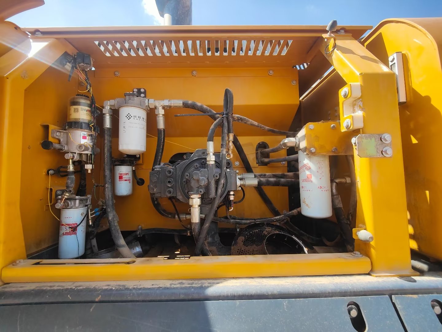 徐工XE380DK履带式挖掘机