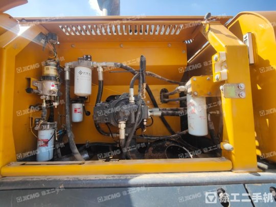 徐工XE380DK履带式挖掘机