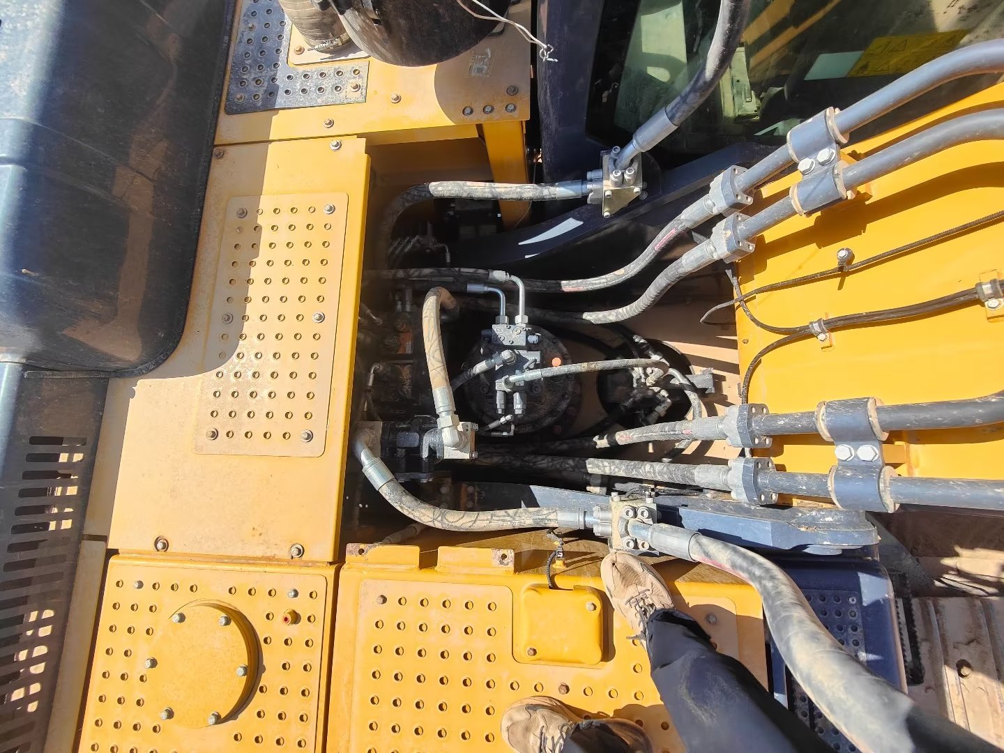 徐工XE380DK履带式挖掘机