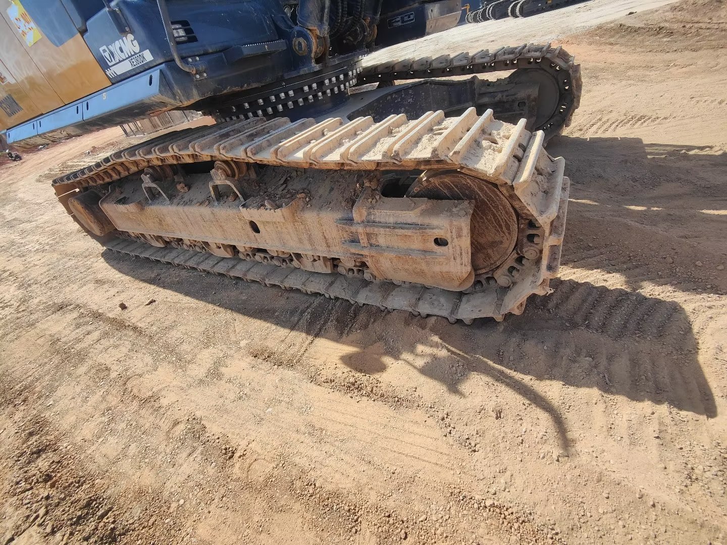 徐工XE380DK履带式挖掘机