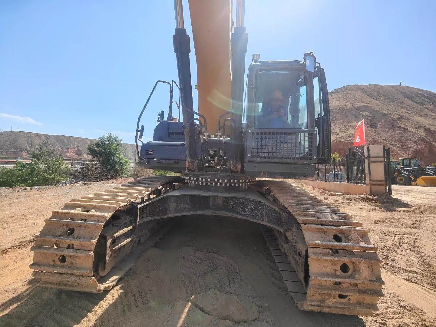 徐工XE380DK履带式挖掘机