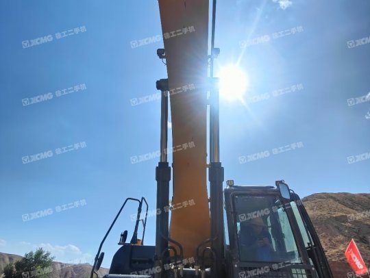 徐工XE380DK履带式挖掘机