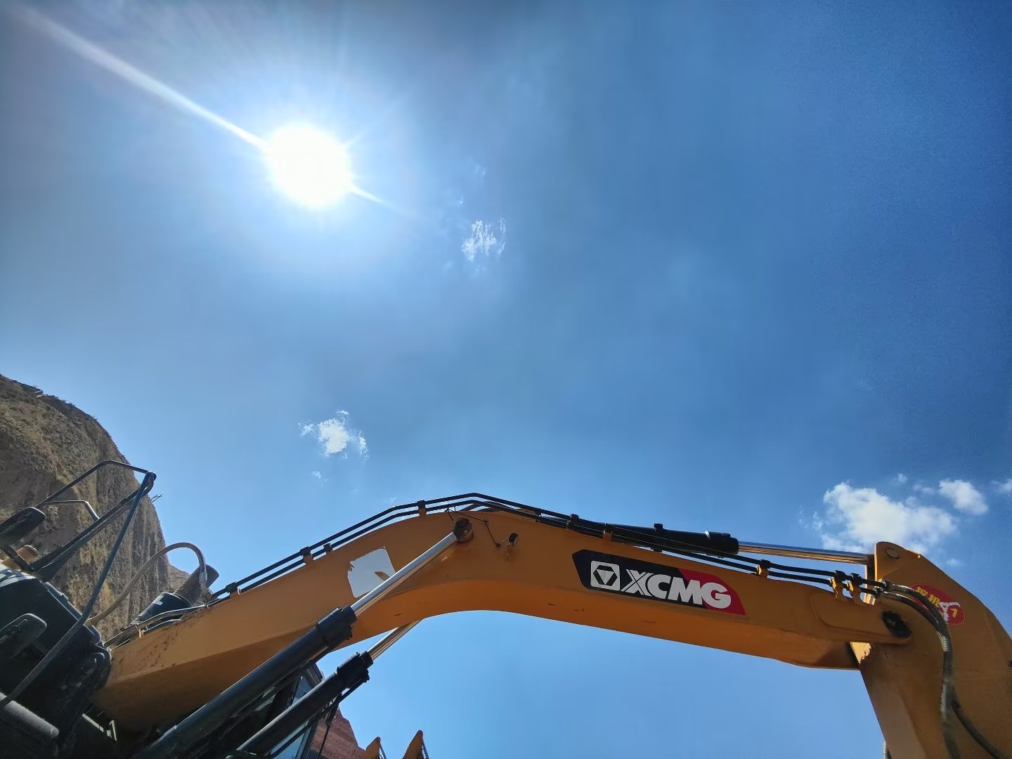 徐工XE380DK履带式挖掘机