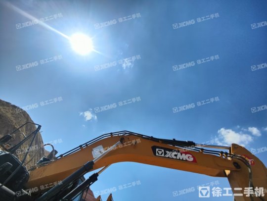 徐工XE380DK履带式挖掘机