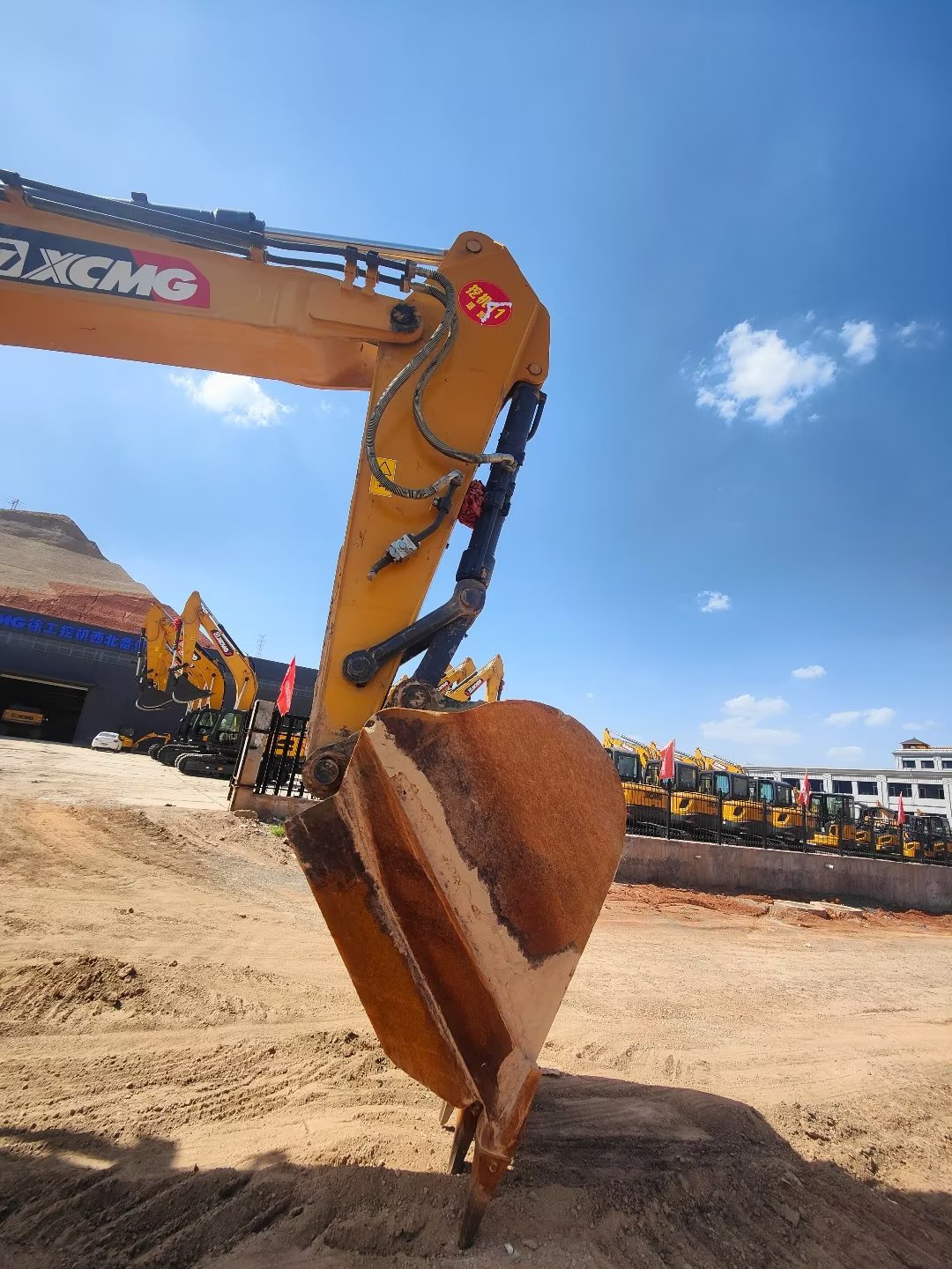 徐工XE380DK履带式挖掘机