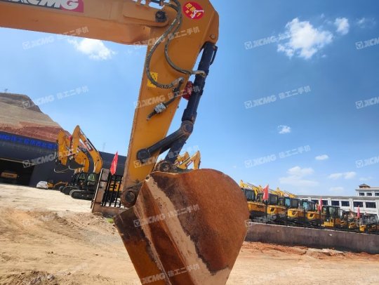 徐工XE380DK履带式挖掘机