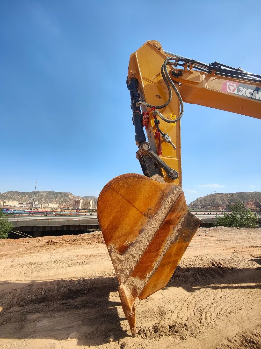 徐工XE380DK履带式挖掘机