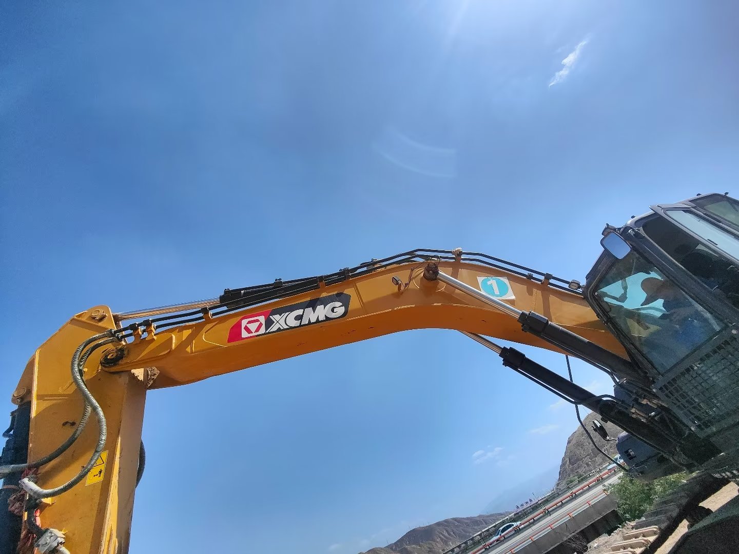 徐工XE380DK履带式挖掘机