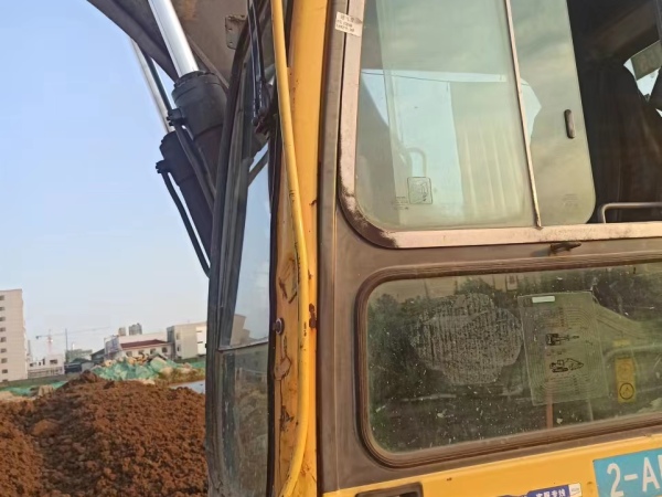 沃尔沃EC210履带式挖掘机