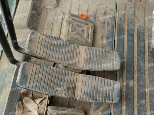 徐工XE380DK履帶式挖掘機