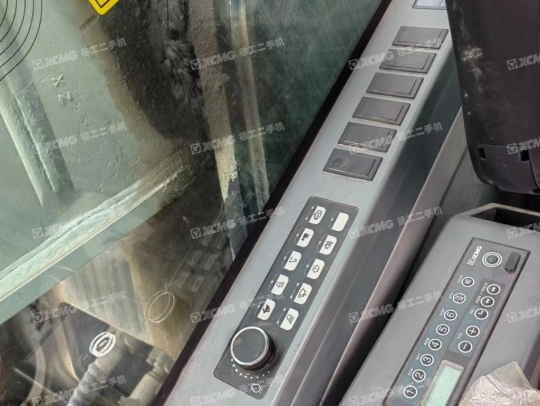 徐工XE380DK履帶式挖掘機