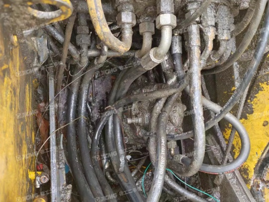 玉柴YC85履帶式挖掘機(jī)