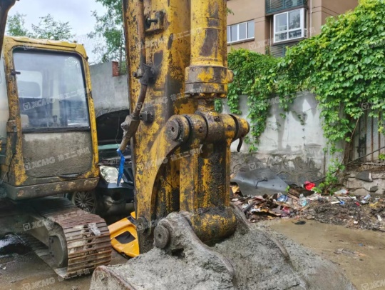 玉柴YC85履帶式挖掘機(jī)