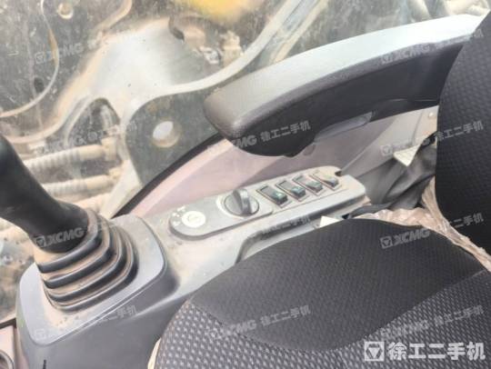 徐工XE700D履帶式挖掘機