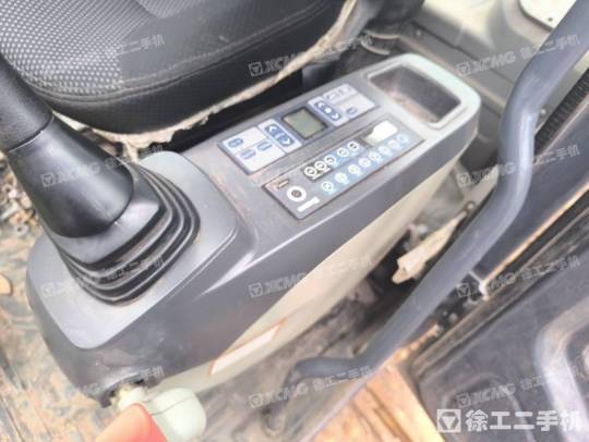 徐工XE700D履帶式挖掘機