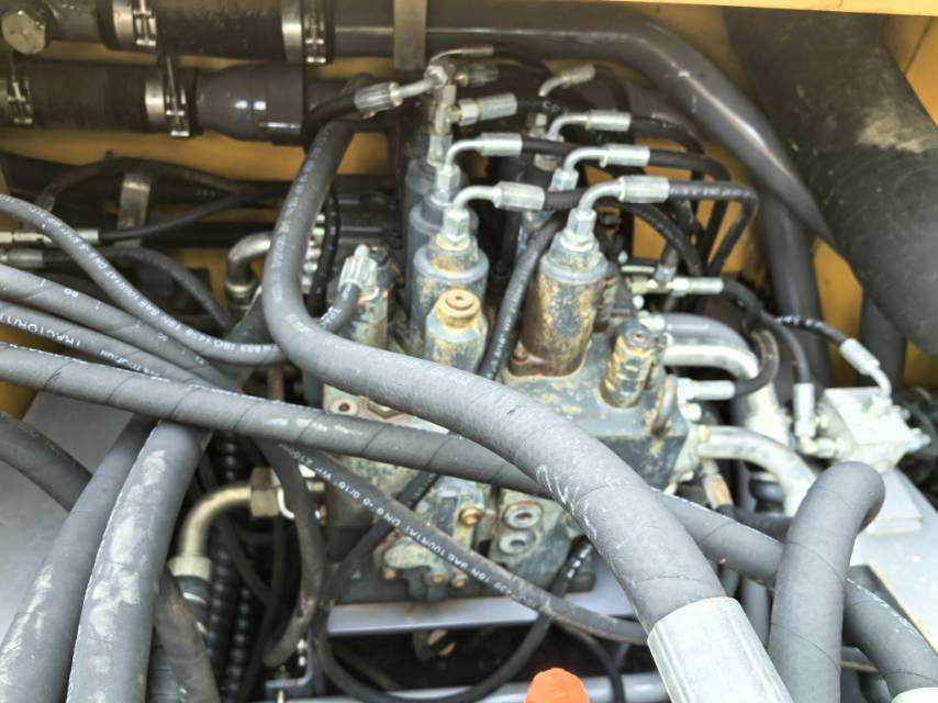 徐工XE300C履带式挖掘机