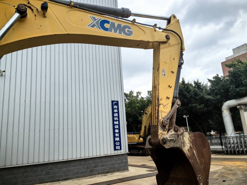 徐工XE300C履带式挖掘机