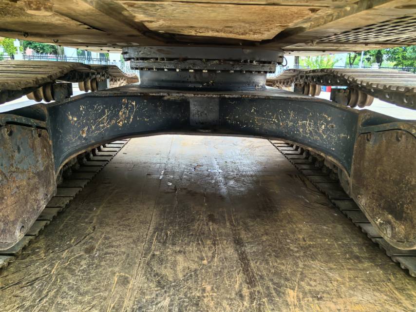 徐工XE300C履带式挖掘机