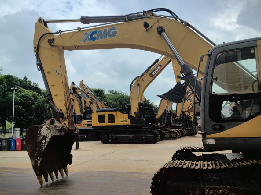 徐工XE300C履带式挖掘机