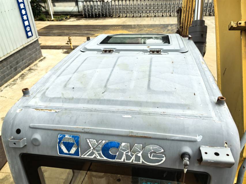 徐工XE300C履带式挖掘机