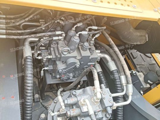 徐工XE370D履帶式挖掘機