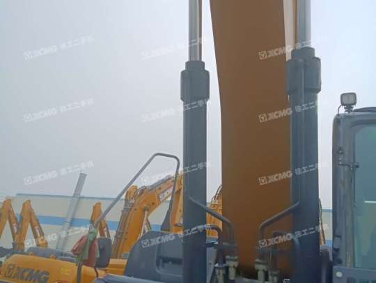 徐工XE370D履帶式挖掘機