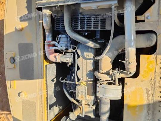 徐工XE270DK履帶式挖掘機