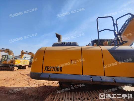 徐工XE270DK履帶式挖掘機